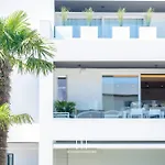 OasiSole Suite con terrazza e piscina